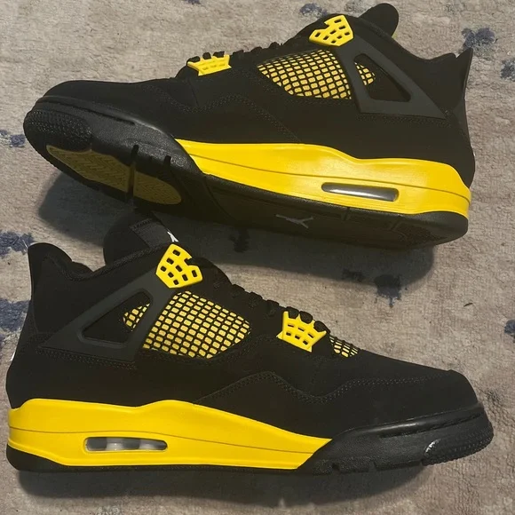 Air Jordan 4 ‘Thunder’